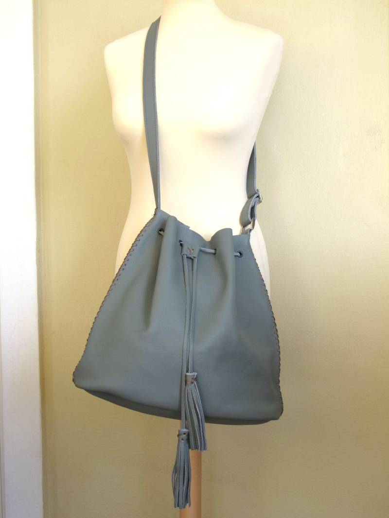 Handgefertigte Umhängetasche Aus Leder in 9 Farben von TUMABROTHERS