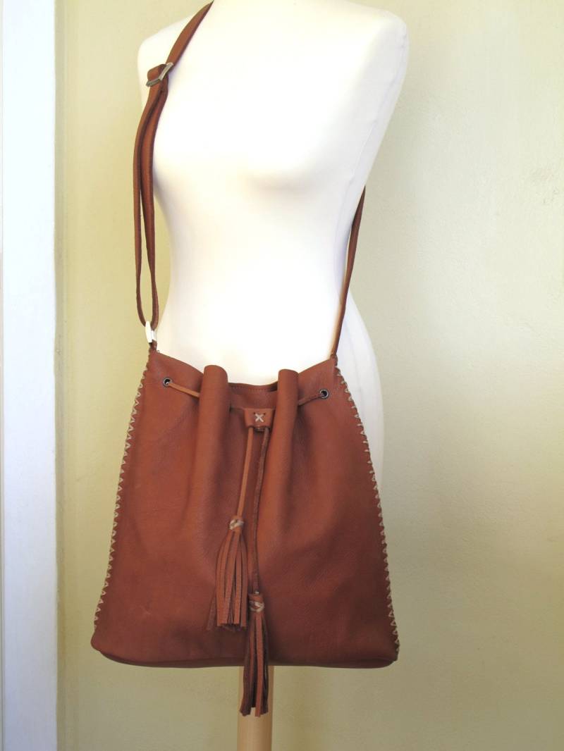 Handgefertigte Umhängetasche Aus Leder in 9 Farben von TUMABROTHERS