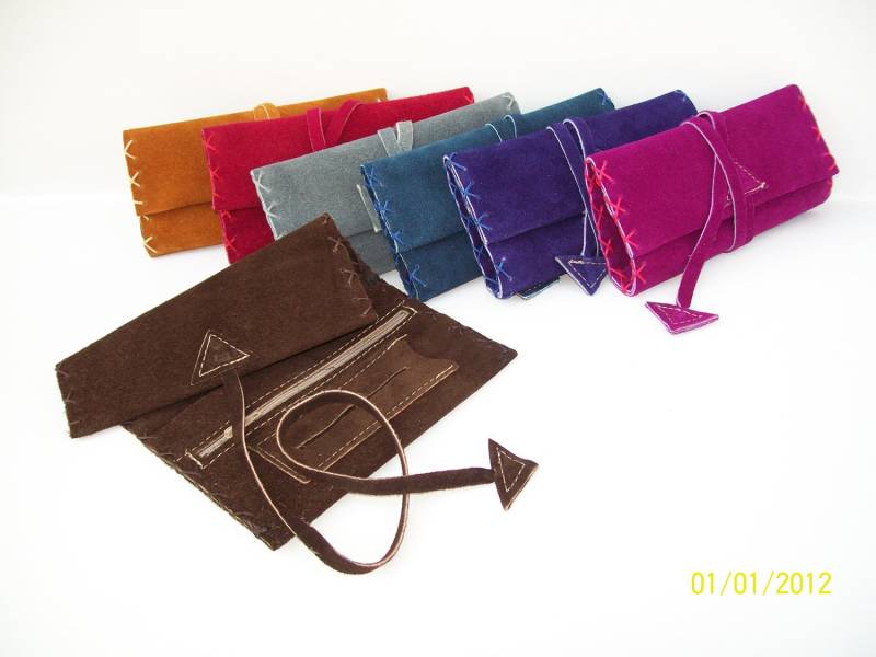 Handgenähter Tabakbeutel Verfügbar in Sieben Farben von TUMABROTHERS