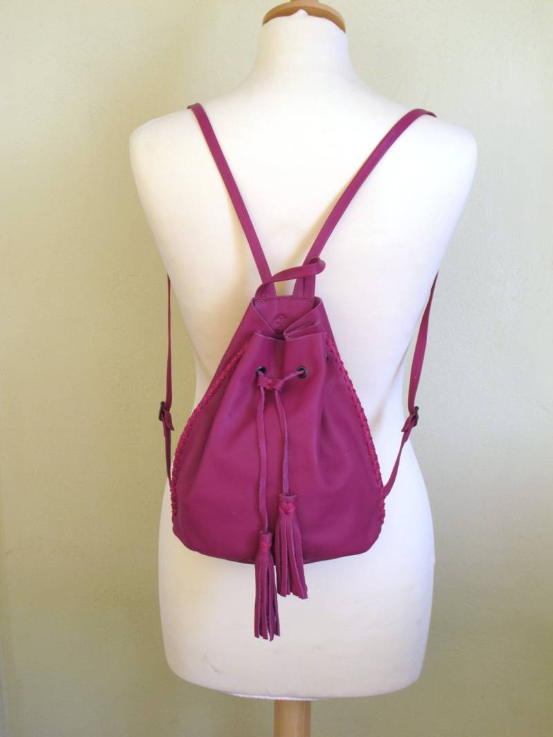 Kleine Frauen Oder Mädchen Handgemachte Leder Rucksack Mit Erhältlich in 9 Farben von TUMABROTHERS