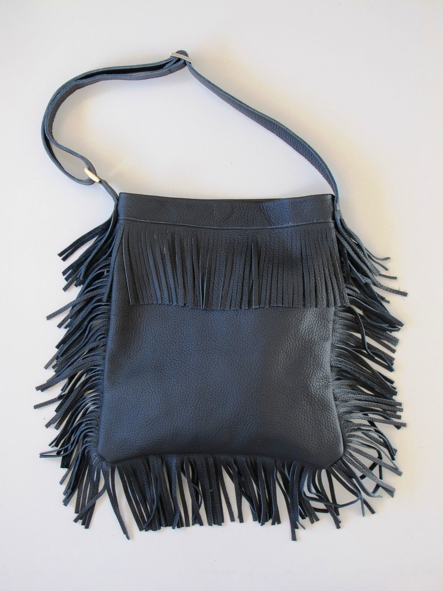 Leder Fransentasche, Crossbody Boho Tasche Erhältlich in 16 Farben von TUMABROTHERS