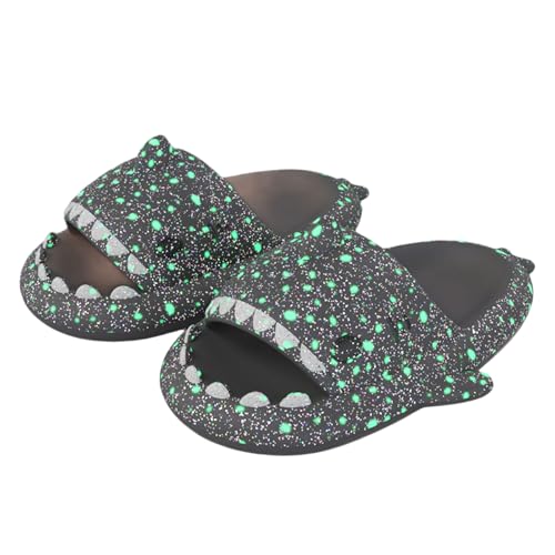 TUOJINRUIDA Nachleuchtendes Hai Schlappen Unisex Shark Slides Slippers Badelatschen für Herren or Damen Hausschuhe Latschen für Strandhaus Dusche entspannte Stunden am Pool 40-41 von TUOJINRUIDA