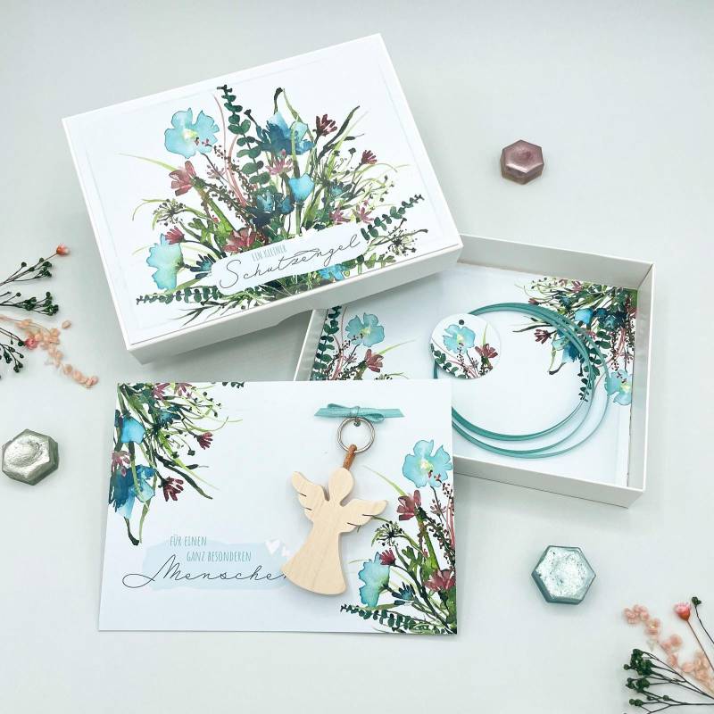 Schlüsselanhänger Schutzengel - Geschenkbox Mit Blumenaquarell Als Glücksbringer Schlüsselanhänger Schutzengel - Geschenkbox Mit Blumenaquarell Als Glücksbringer von TVEDESIGN