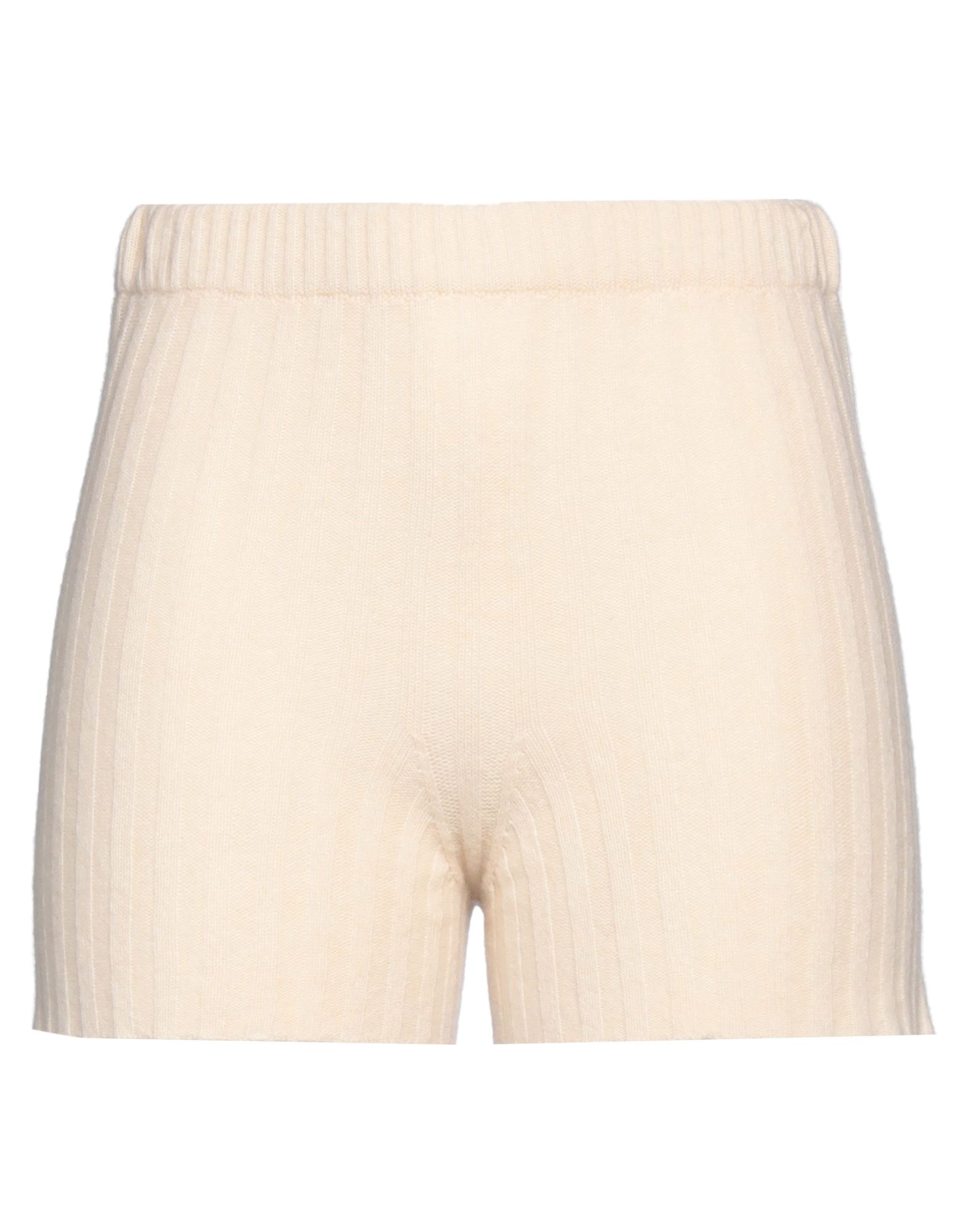 TWINSET Shorts & Bermudashorts Damen Cremeweiß von TWINSET