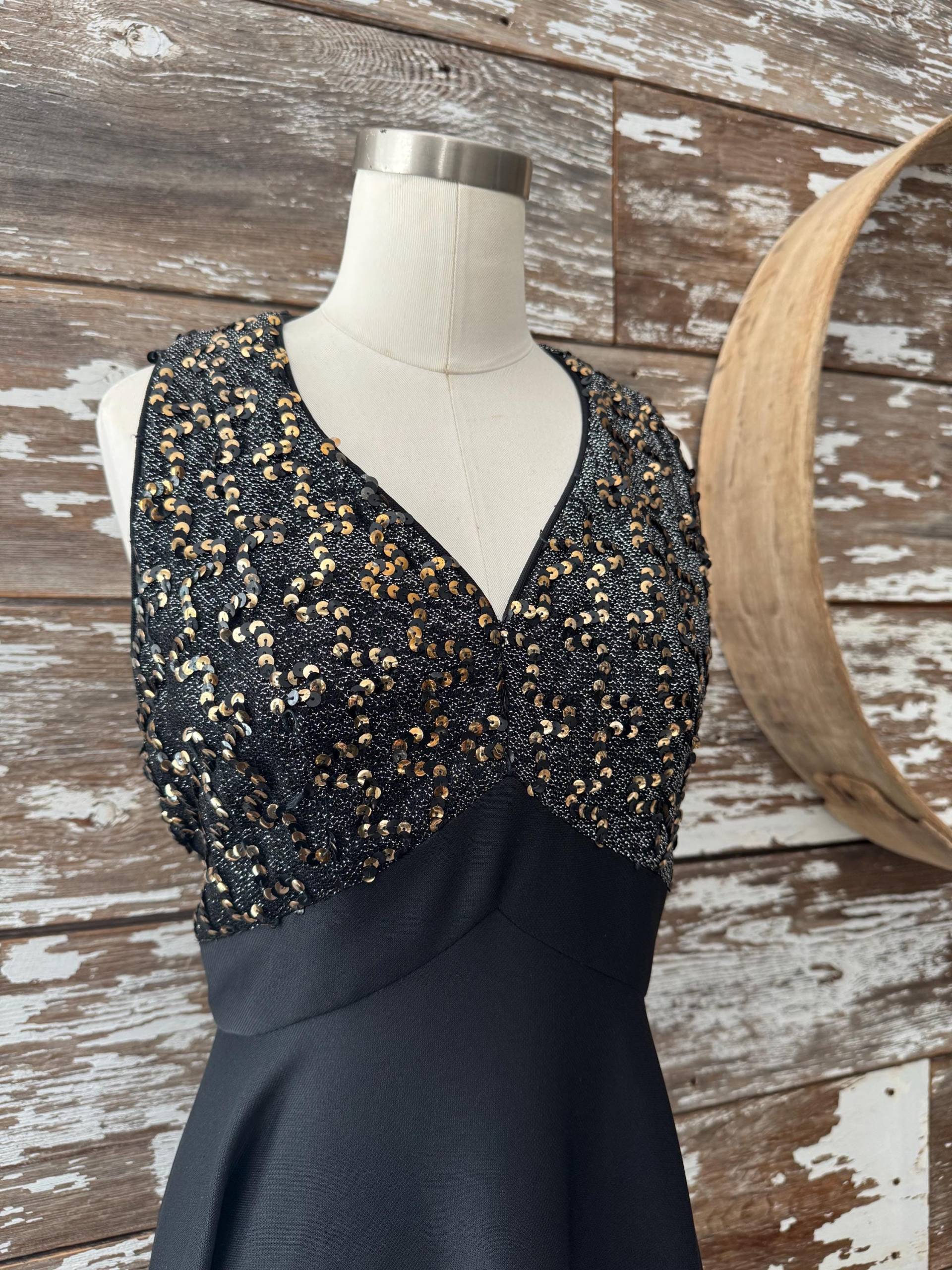 Vintage 70Er Jahre Mod Schwarz Silber Pailletten Maxikleid Urlaub Empire-Taille; 60Er Hostessen Massives Maxi Kleid Cocktailparty Abendgarderobe von TWRECKSVINTAGE