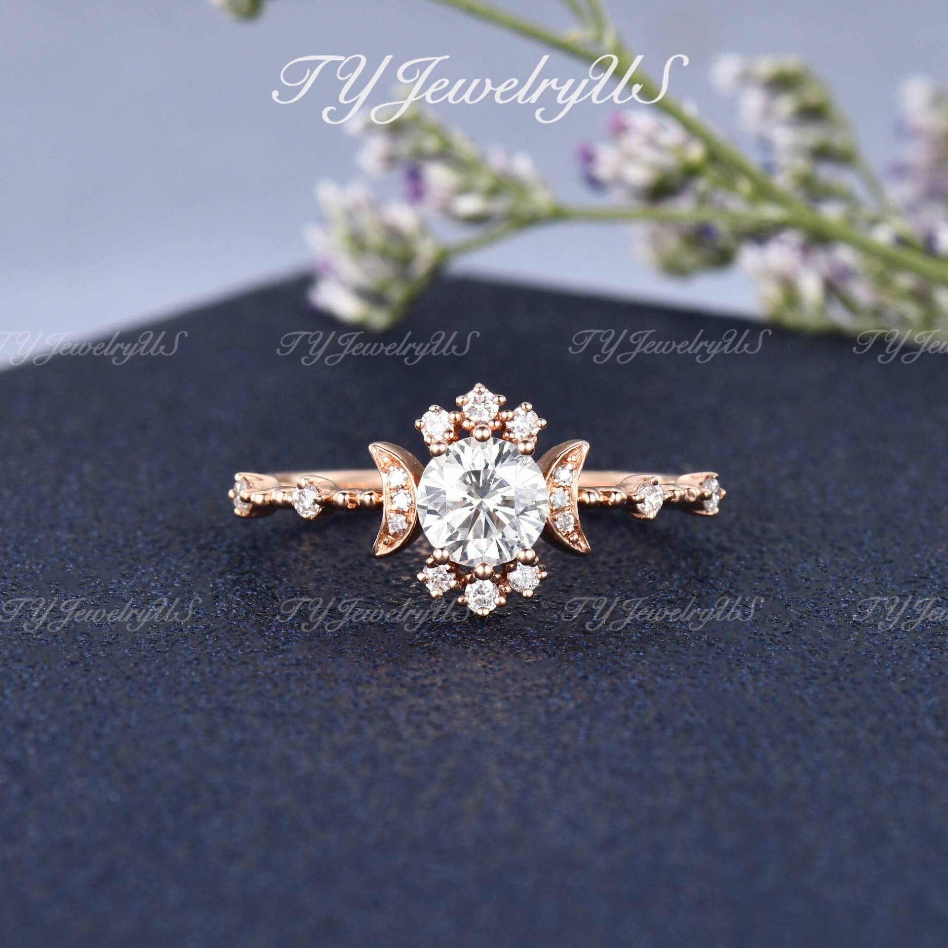 5mm Rundschliff Moissanite Verlobungsring Rose Gold Cluster Ehering Frau Antike Rebe Mond Blume Hälfte Halo Ring Versprechen Geschenk Für Sie von TYJewelryUS