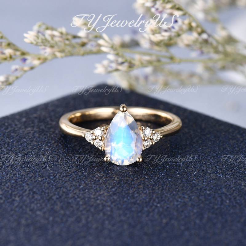 Art Deco Träne Tropfen Mondstein Verlobungsring Cluster Ehering Frau Einzigartige Gelbgold Brautring Farbwechsel Geburtsstein von TYJewelryUS