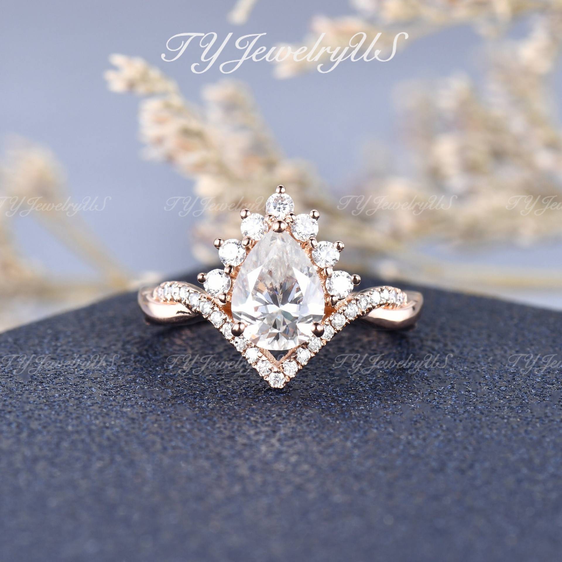 Birnenförmig 1.5Ct Moissanite Verlobungsring Vintage Twist Rose Gold Braut Ring Infinity Frau Diamant Pave Art Deco Jahrestagsgeschenk von TYJewelryUS