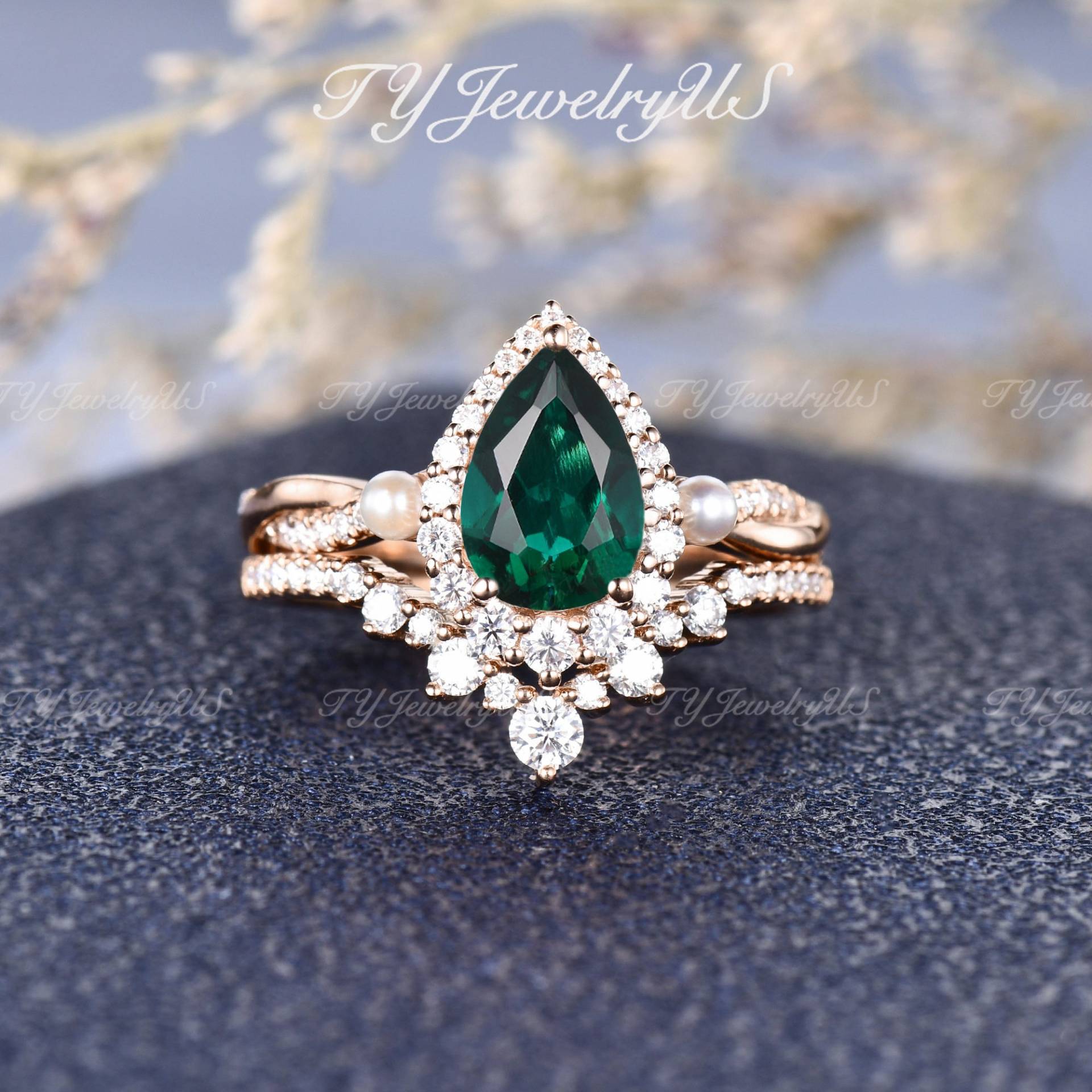 Birnenförmige Lab Smaragd Verlobungsring Set Rose Gold Diamant Halo Ring 2 Stück Antike Infinity Twist Braut Cluster Chevron Band Frau von TYJewelryUS