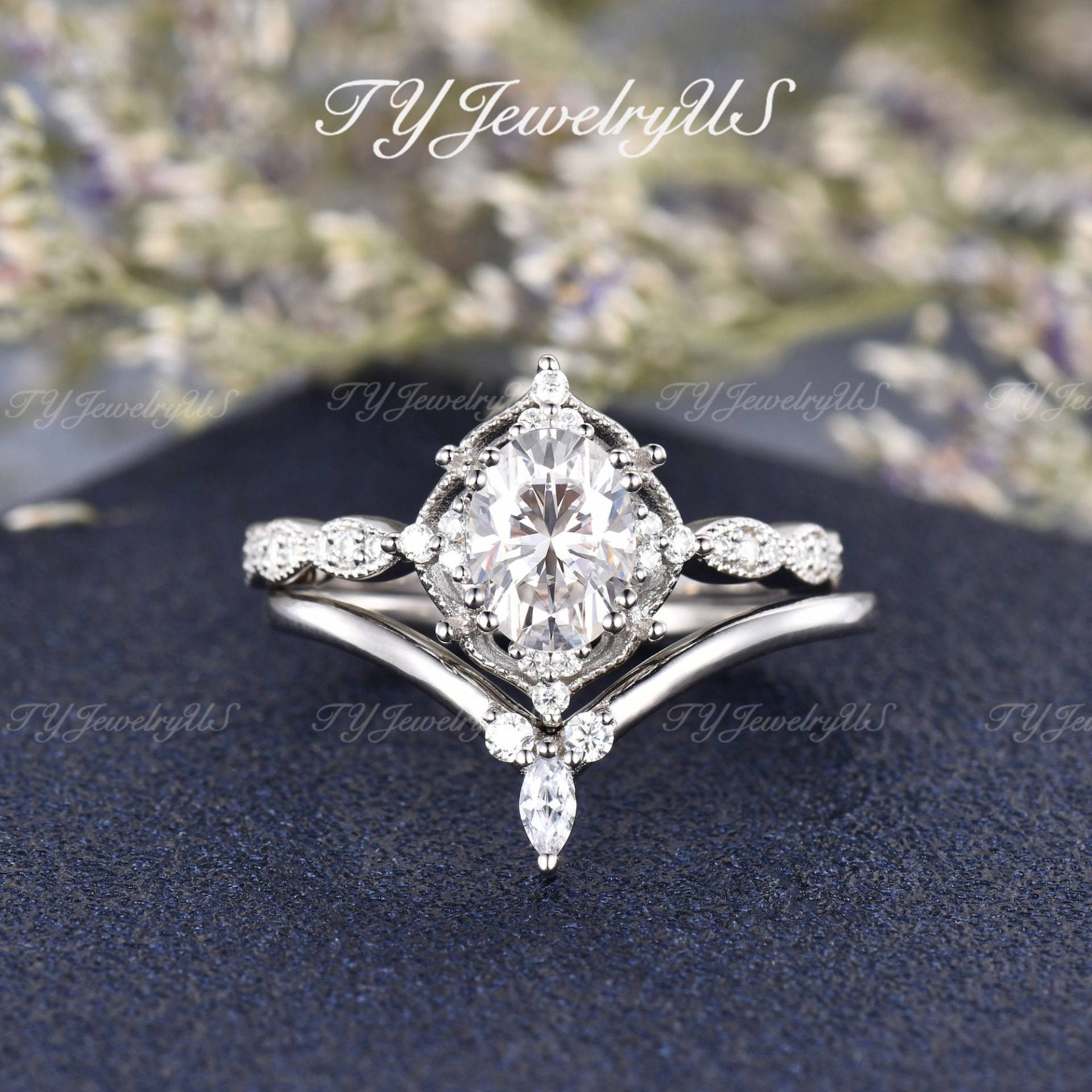 Einzigartige Braut Set Frau 1.5Ct Oval Cut Moissanite Verlobungsring Weißgold Art Deco Vine Vintage Halo Ring Marquise Hochzeit Band Milgrain von TYJewelryUS