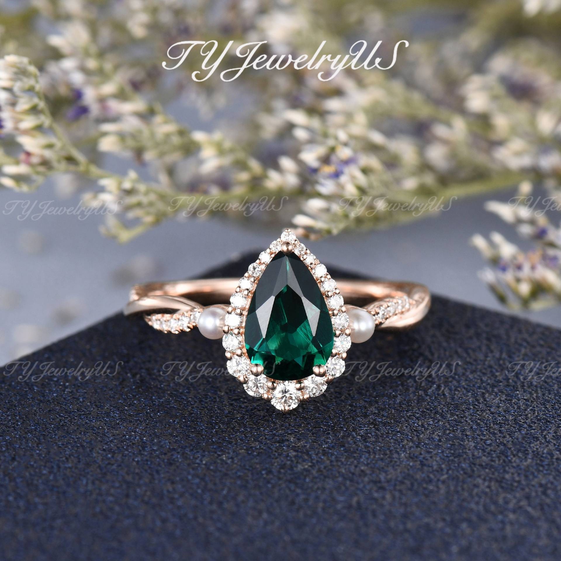 Smaragd Perle Verlobungsring Gelbgold Frau Birnenförmig Lab Brautring Halo Infinity Diamant Ehering Tear Drop Birthstone Smaragd Perle Verlobungsring Gelbgold Frau Birnenförmig Lab Brautring Halo Infinity Diamant Ehering Tear Drop Birthstone von TYJewelryUS