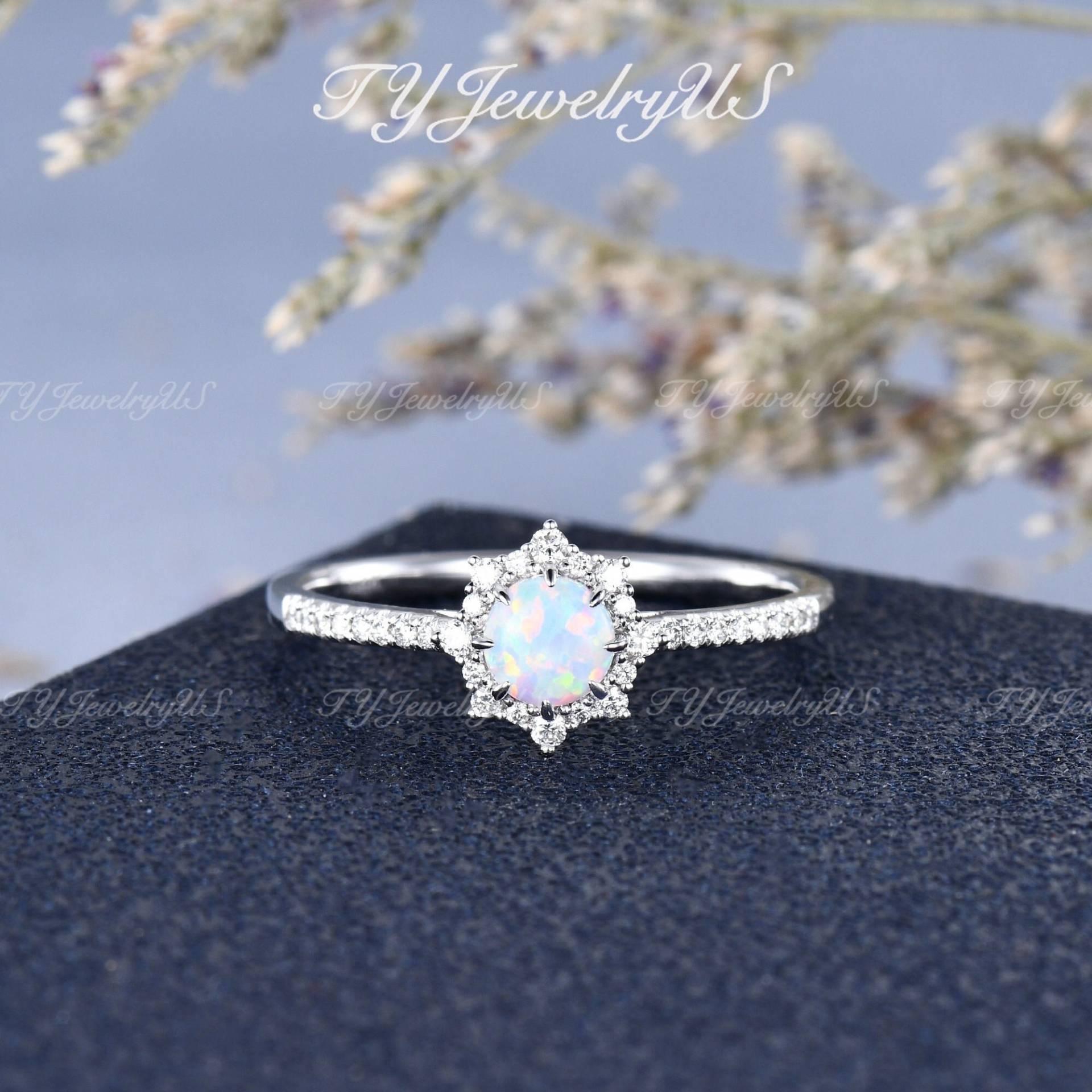 Weißgold Labrador Opal Verlobungsring Einzigartiger Diamant Halo Ring Frau Halb Eternity Antiker Brautring Vintage Birthstone Versprechen Geschenk von TYJewelryUS