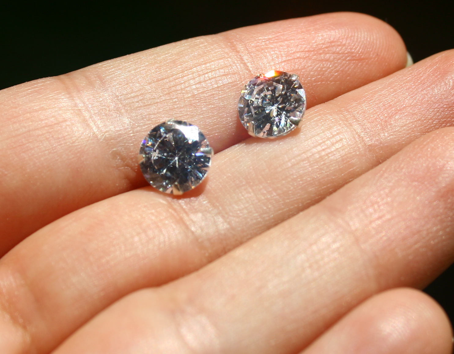 Solitaire Ohrringe, 8 Mm Zirkon Silber Sterling Ohrringe von TZCJewelry