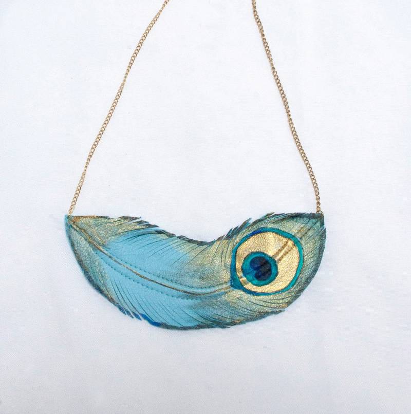 Pfauenfeder. Handbemalte Leder Feder Halskette von TatiTassels