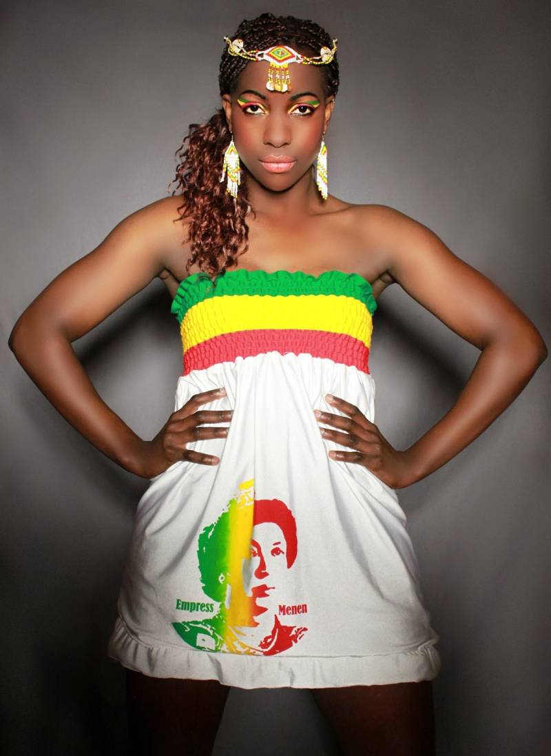 Schwarzes Göttinnenkleid - Kaiserin Menen | Auf Bestellung von Tabatap