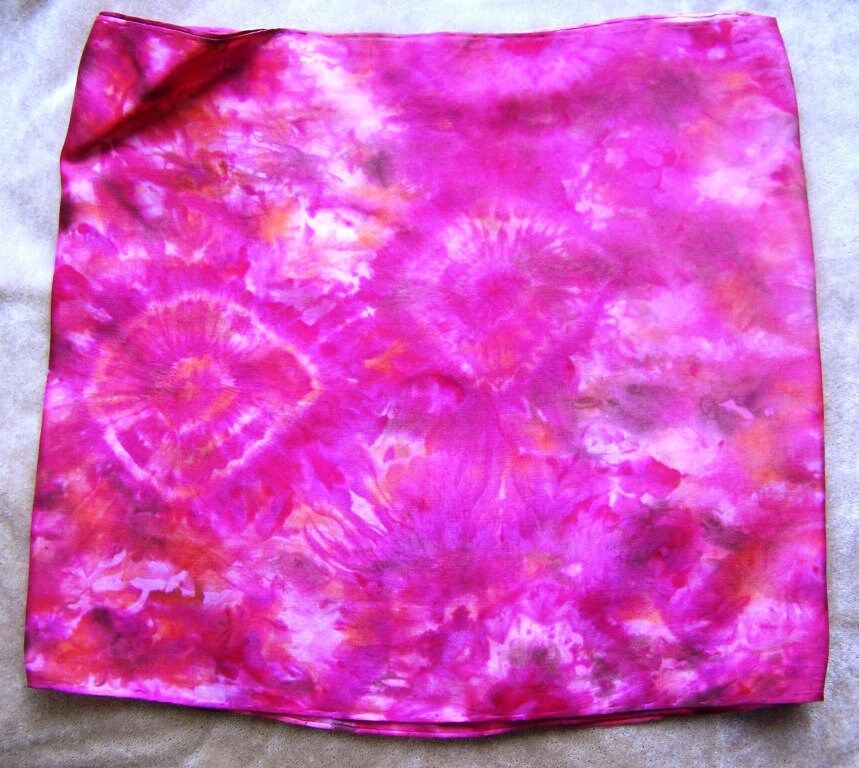 Cranberry & Pink Handbemalter Seidenschal Cranberry & Pink Handbemalter Seidenschal von TabbyCatStudioCanada
