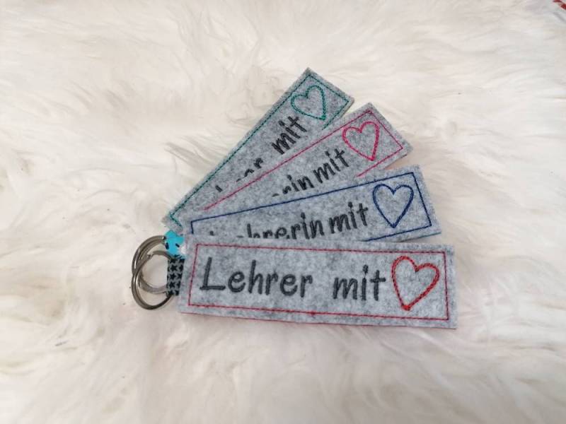 Lehrer Mit Herz, Schlüsselanhänger Aus Filz, Bestickt, Danke Lehrer Mit Herz, Schlüsselanhänger Aus Filz, Bestickt, Danke von Tabeeni