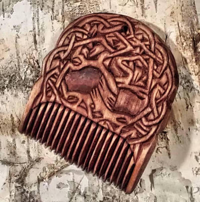 Viking Grzebień Drawniany Z Yggdrasil Viking Grzebień Drawniany Z Yggdrasil von TabernaVagantis
