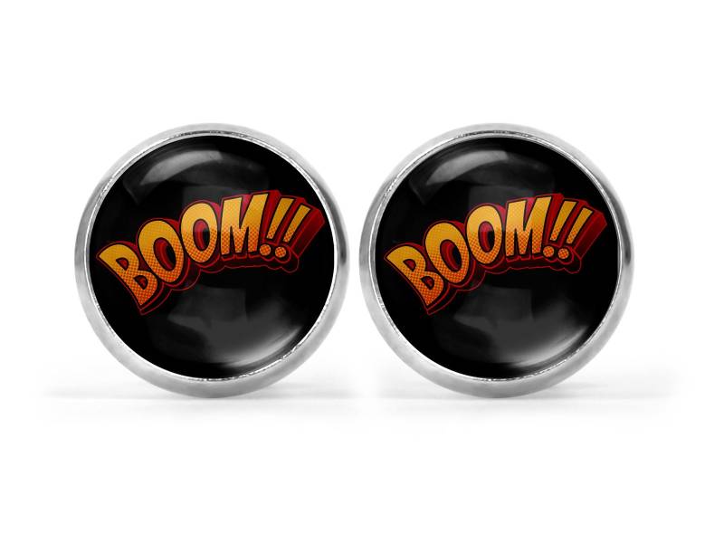 Damen Ohrstecker Mit Comic Motiv Boom Unisex Ohrringe Edelstahl Silber Schwarz Spruch Ohrschmuck Cabochon von TachinedasCreative