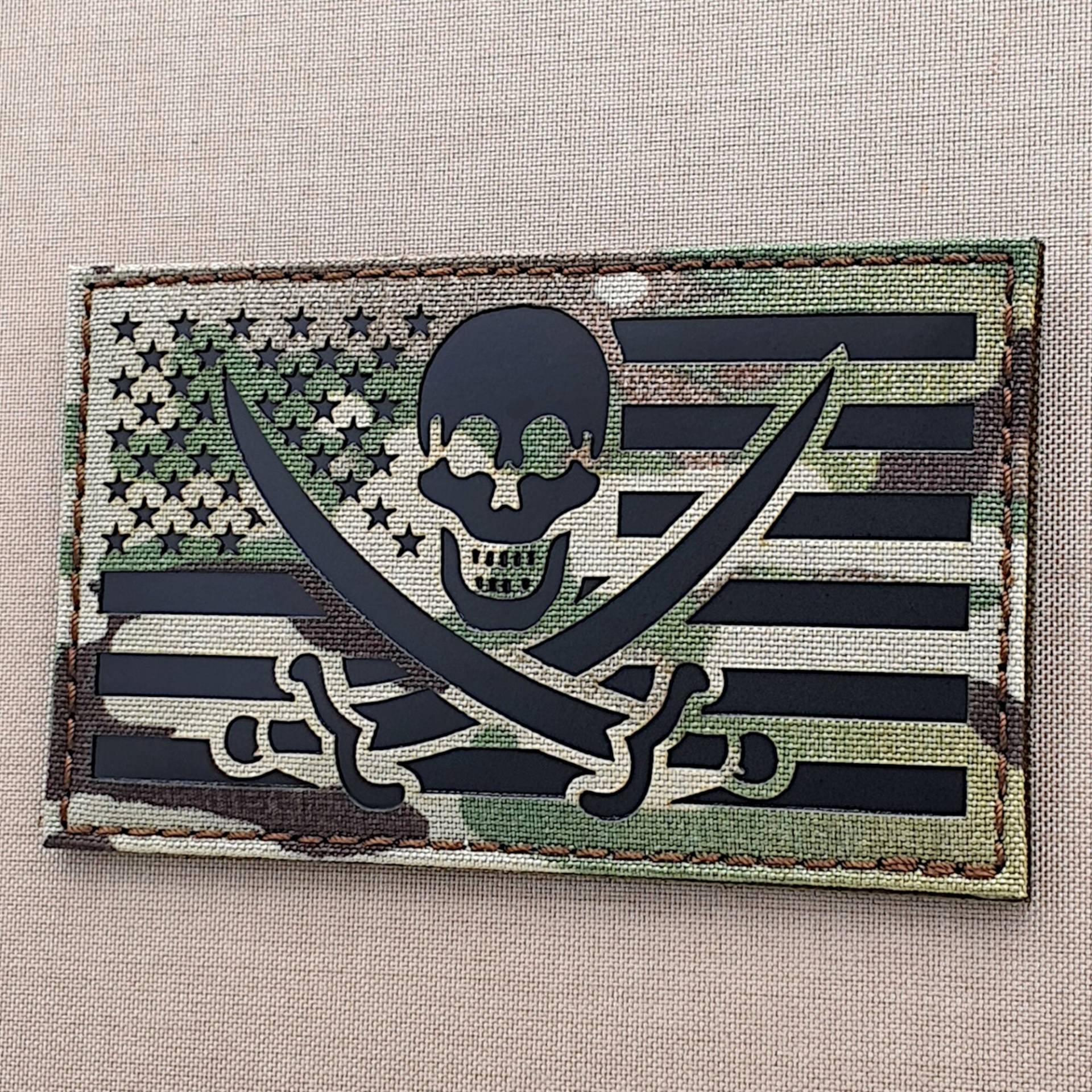 Jolly Roger Calico Jack Usa Flagge Pirat American Rackham 3 "x5" Laser Cut Aufnäher von TacticalFreaky