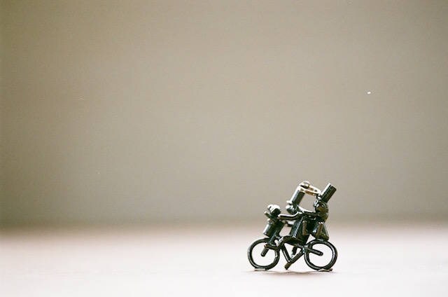 Bronze Fahrradkette Junge, Mädchen & Welpe Anhänger Bronze Fahrradkette Junge, Mädchen & Welpe Anhänger von TadashiKoizumi