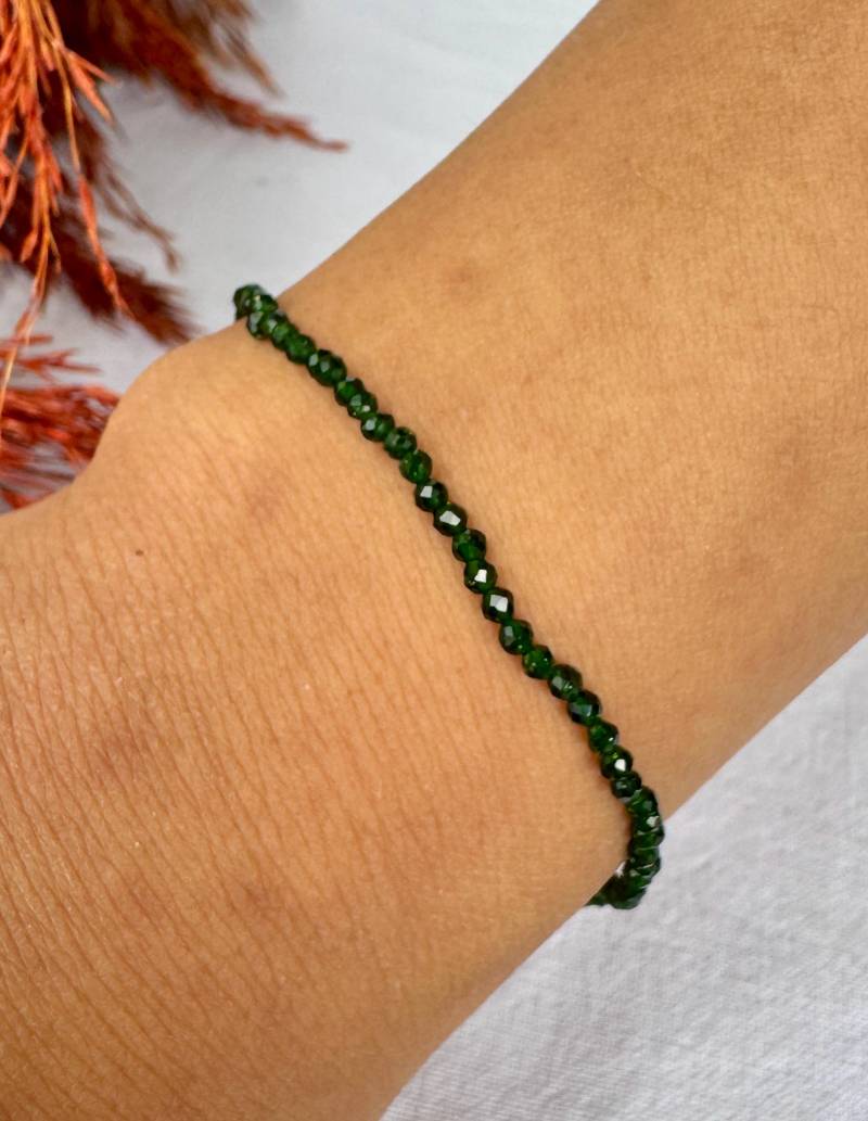 Zartes Chromdiopsid Armband - Facettierte 2 Mm Edelsteinperlen, Verstellbarer Damenschmuck, Elegant, Geschenkidee von TaddartMinerals