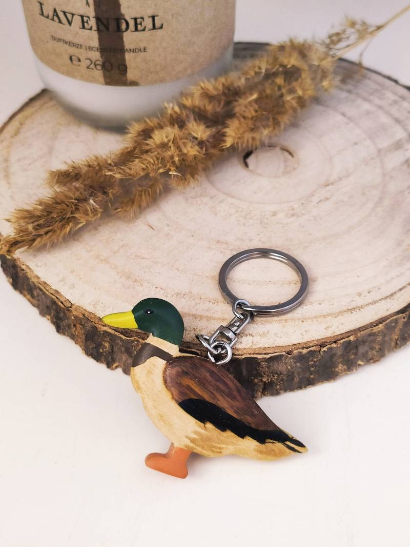 Holz Ente Anhänger | Tieranhänger Enten Schlüsselanhänger Deko Geschenk Erpel von TaddelzShop