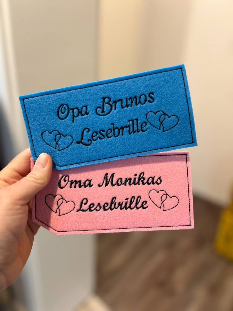 Personalisiertes Brillenetui Aus Filz - Individuell Bestickt Wunschtext Geschenk Für Oma/Opa von TaeraFilz