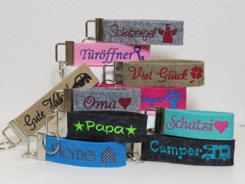 Personalisierter Schlüsselanhänger Aus Filz Individuell Bestickt Verschiedene Farben Und Symbole von TaeraFilz