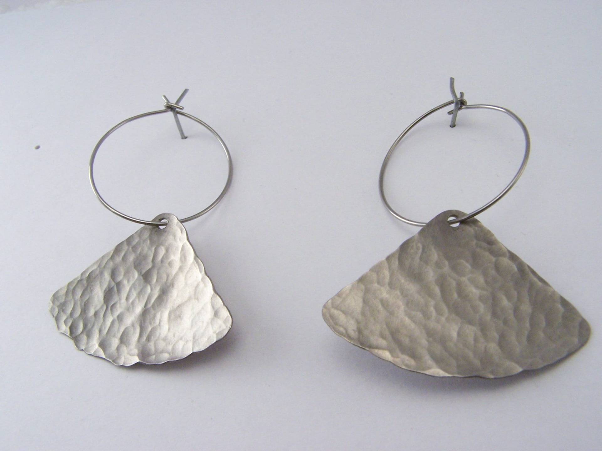 Handgemachte Ohrringe Aus Titan Und 925Er Silber Handgemachte Ohrringe Aus Titan Und 925Er Silber von TageriByTageri