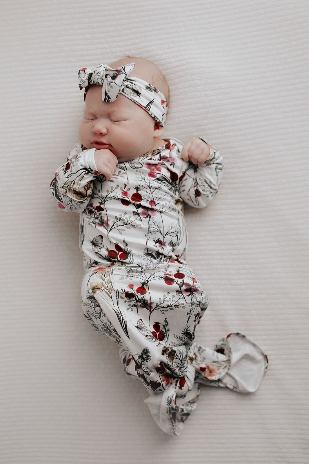 Ultra Weiches Neugeborenen Stirnband Und Geknotete Schleife von TagsforTots