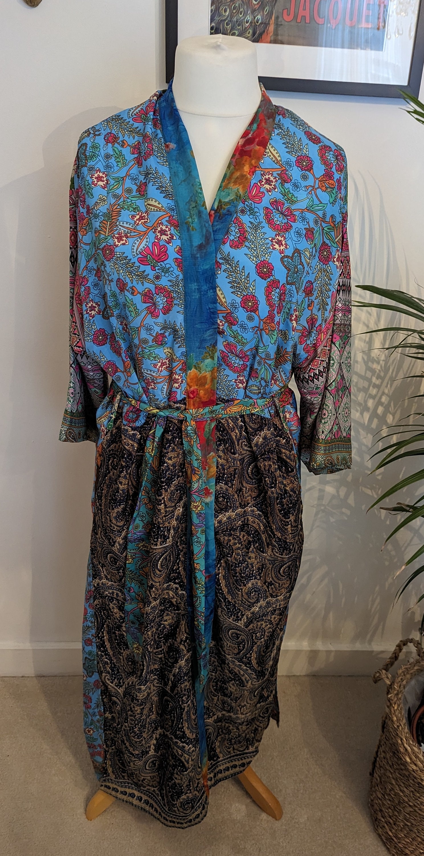 Periwinkle Floraler Seidenkimono Periwinkle Floraler Seidenkimono von TaintedRainbowShop
