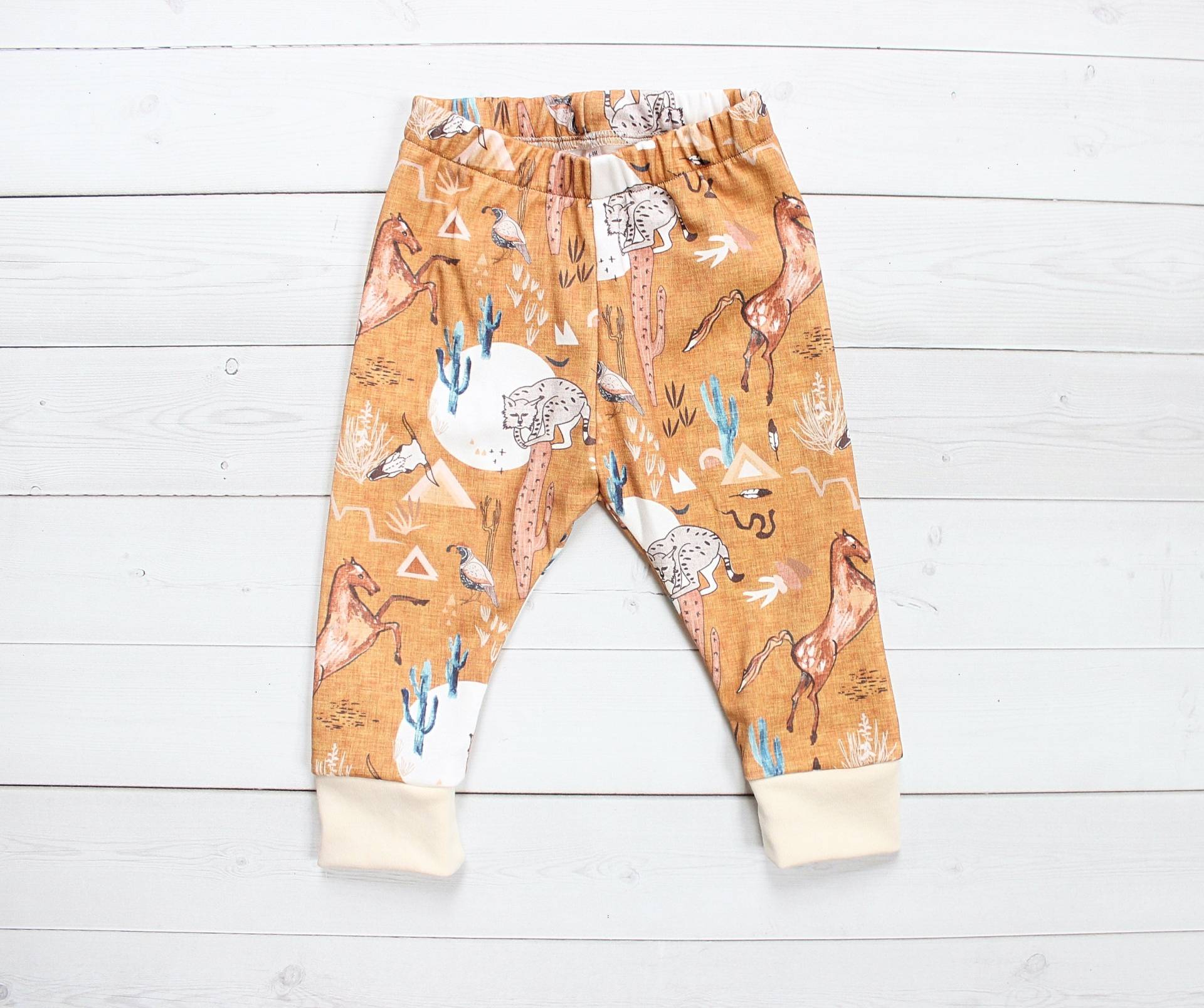 Bio Babyhose in Mustang Und Kaktus Katze Print, Senf Baby Leggings, Kleinkind Hose, Kleidung, Geschenke von TajandMe