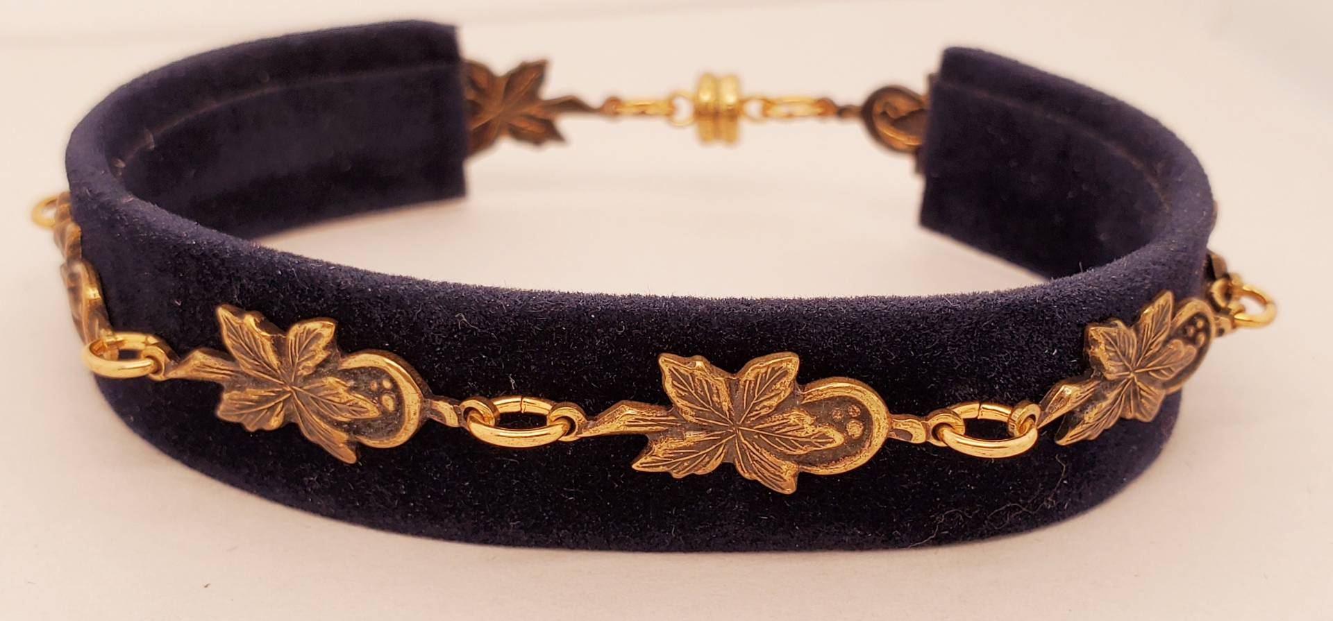 Antik Gold Blumen Glieder Armband Mit 8 Kleinen Metallstempeln Hohlrücken, Goldfarbener Magnetverschluss von TakeenArts