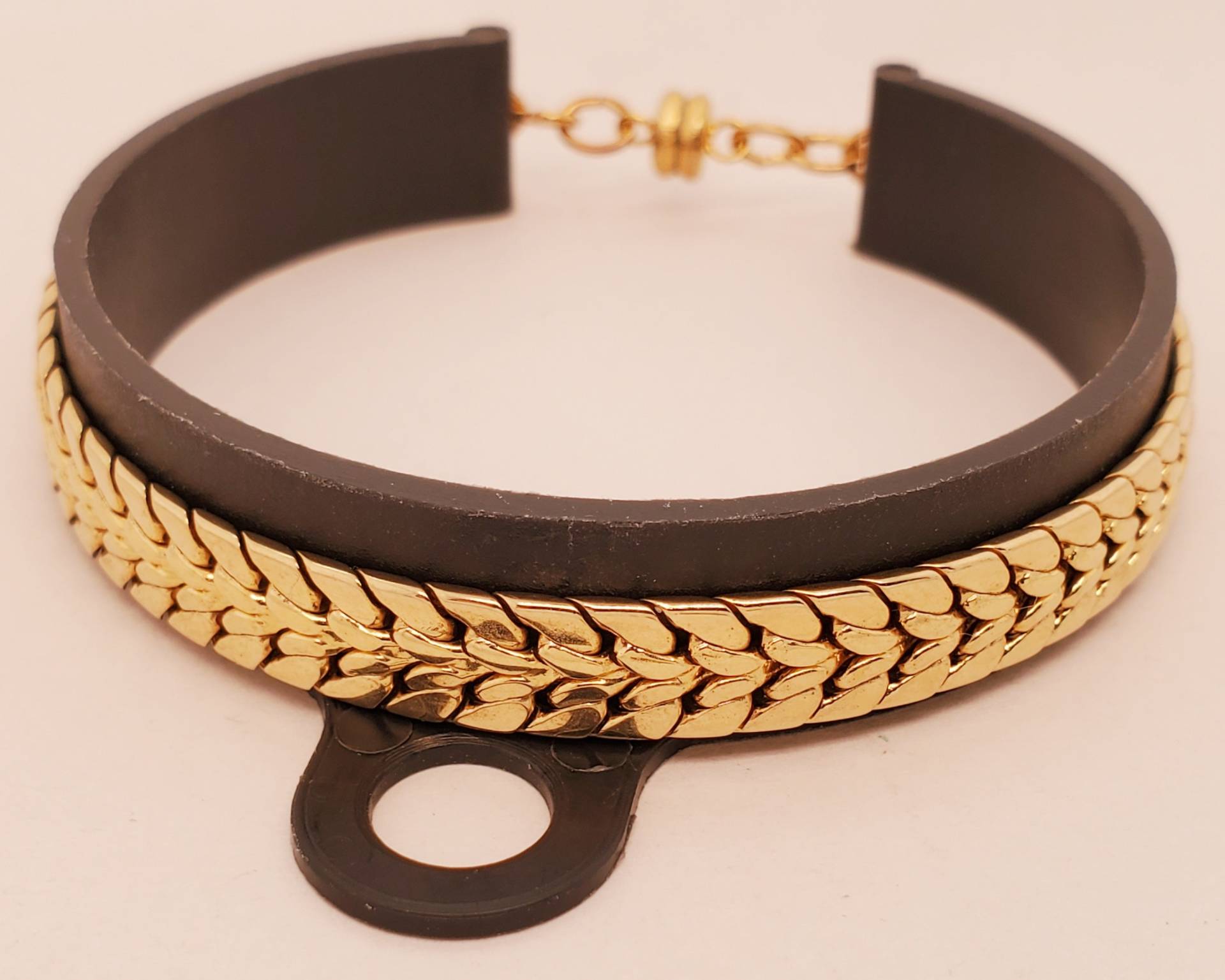 Glänzendes Gold Serpentin Armband, Elegantes Aussehen Und Haptik An Dieser Flachen Kette, Ovale Sprungringe Magnetverschluss von TakeenArts