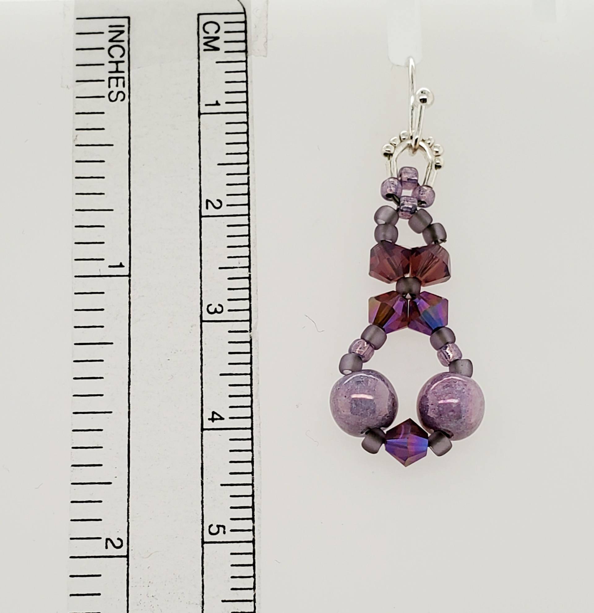 Lila Und Cyclamen Ohrringe Aus Lila Perlen Swarovski Opal Kristall Bicones, Fadenschützer Mit Versilberten Charlotte von TakeenArts