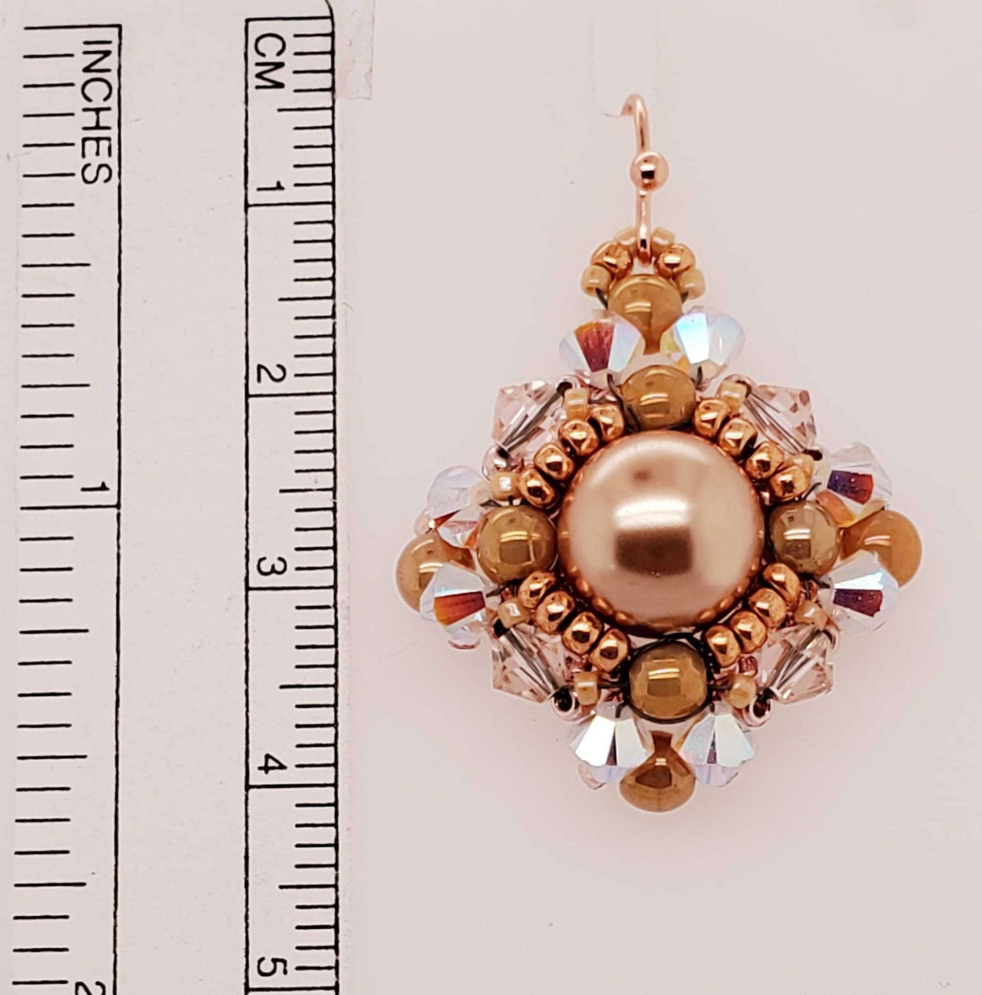 Roségold Traum Von Diamanten Ohrringe Mit Großer Kristallperle, Swarovski Kristall Bicones, Rosegold Saatperlen von TakeenArts