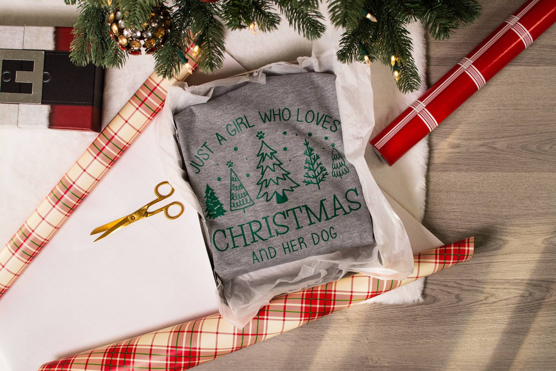 Einfach Ein Mädchen, Das Weihnachten & Ihren Hund Liebt | Geschenke Für Sie Weihnachtspullover Lustige Hundecrew Hundemama Hundebesitzer Crewneck von TakeitNLeaveit