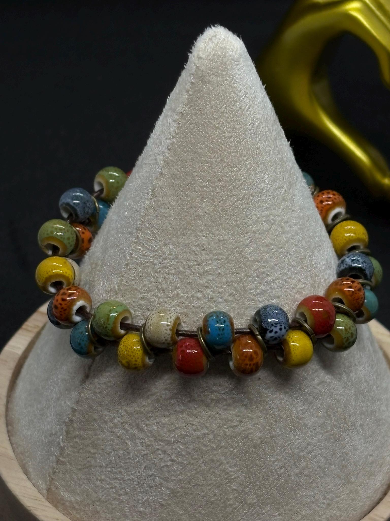 Handgefertigtes Keramikperlen Armband Bunt - Boho Makramee Schmuck Verstellbar Regenbogen Farben Unisex Geschenk Handgefertigtes Keramikperlen Armband Bunt - Boho Makramee Schmuck Verstellbar Regenbogen Farben Unisex Geschenk von TakumiyaLaden