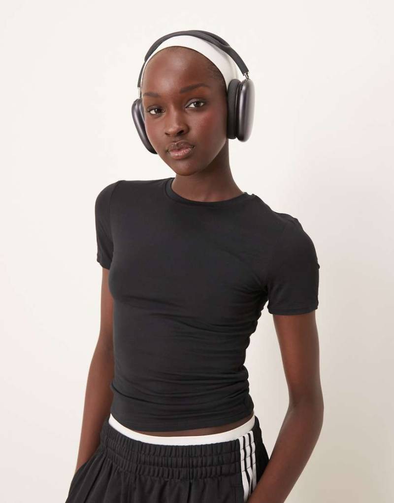 Tala - 365 - Figurformendes Lounge-T-Sirt in Schwarz von Tala