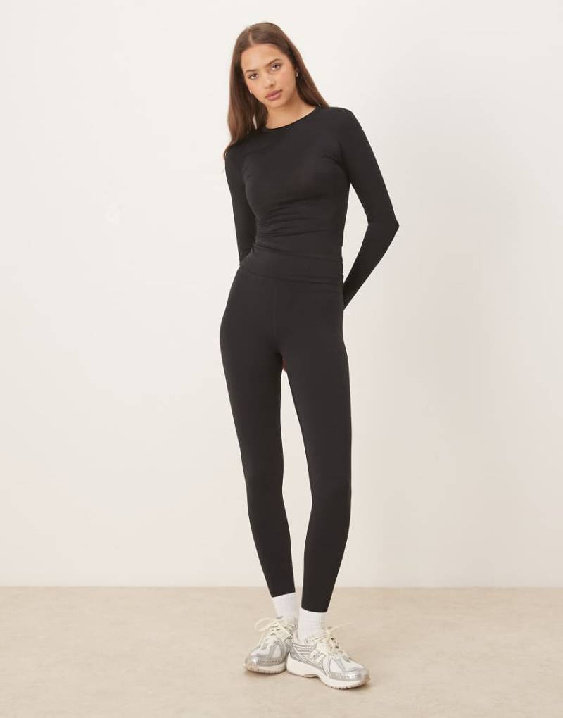 Tala - DayFlex - Leggings in Schwarz mit hohem Bund Tala - DayFlex - Leggings in Schwarz mit hohem Bund von Tala