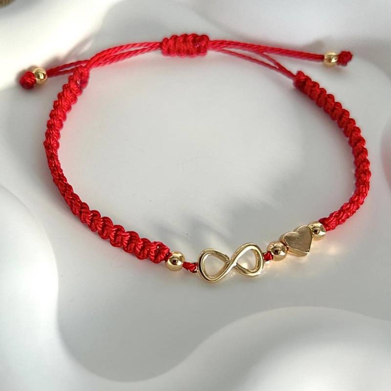 Zartes Armband Makramee Infinity/ Mit Herz Und Unendlichkeit/ Geschenkidee/ Handgefertigtes Modeschmuckstücke/ Freundschaftsarmband von TalaRoseSchmuck