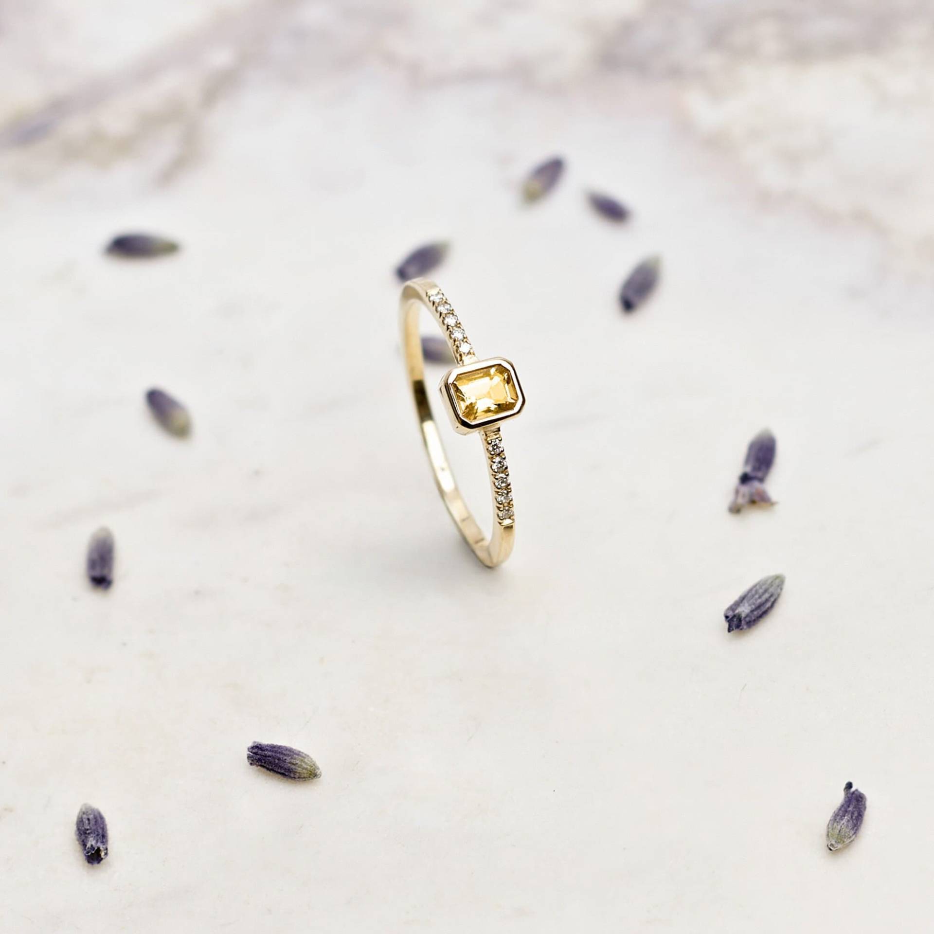 Achteckige Citrin Mit Winzigen Weißen Diamanten, 9K 14K 18K Gold Ring, November Geburtsstein, Geburtstagsgeschenk Für Sie, Edelsteinschmuck von TalesInGold