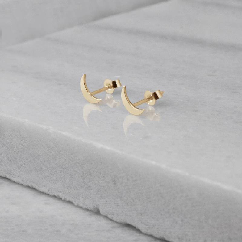 Gold Halbmond Ohrringe, Kleine Ohrstecker, 9K 14K 18K Gelbgold, Minimale Zierliche Geschenk Für Sie von TalesInGold