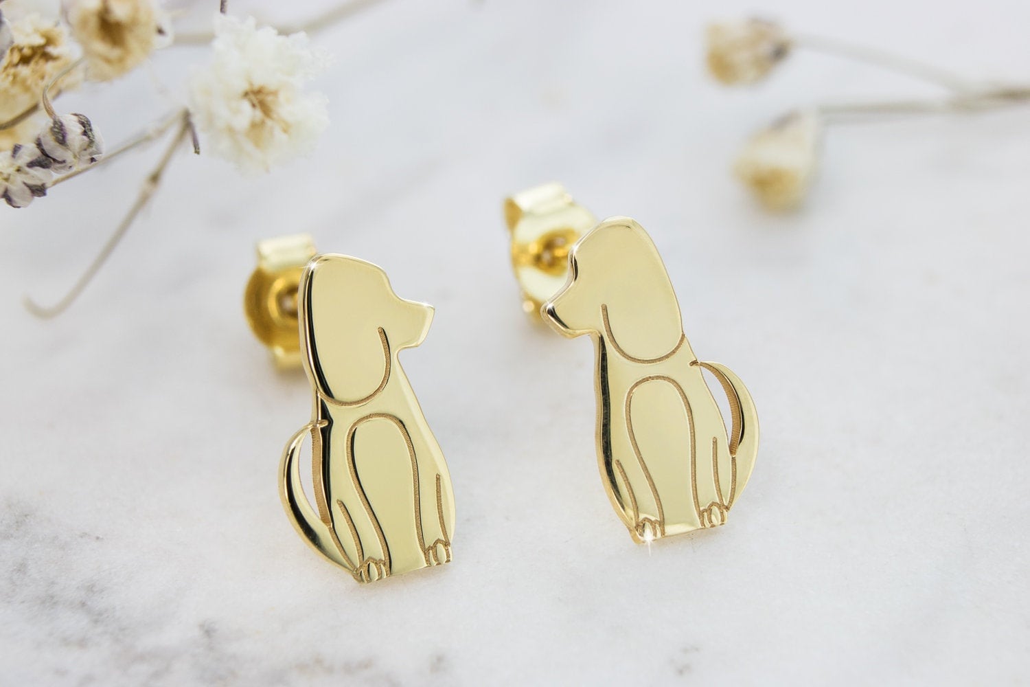 Gold Hund Ohrstecker, Gravur Hund, 9K 14K 18K Ohrringe, Gelbgold, Beste Freundin Massive Gold, Haustier Schmuck, Geschenk Für Sie von TalesInGold