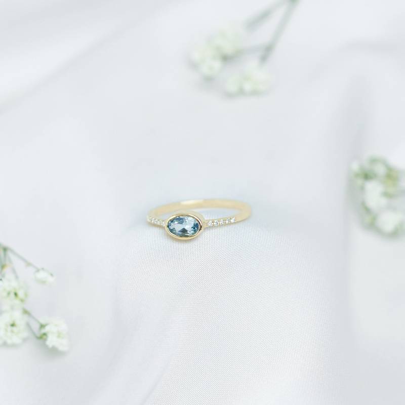 Rose Gold Ring Mit Weißen Diamanten, November Geburtsstein, Zierliches Geschenk Für Sie von TalesInGold