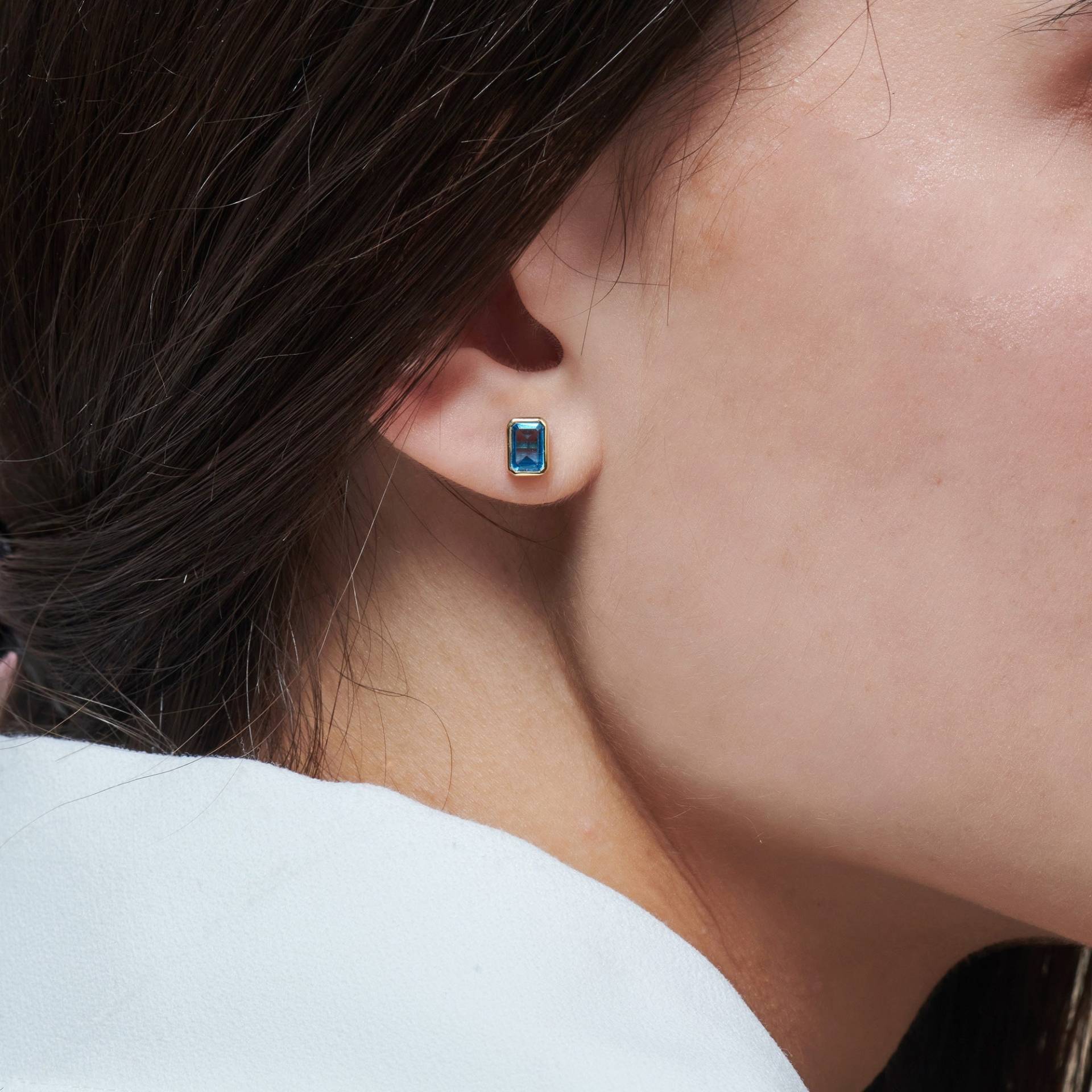 Schweizer Blautopas Ohrringe in Solider Goldfassung, 9K 14K 18K Gold Ohrstecker, November Geburtsstein, Natürlicher Edelstein Schmuck von TalesInGold