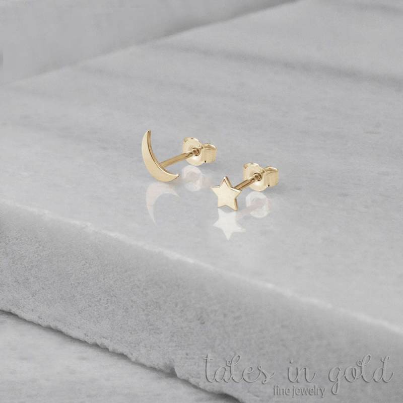 Winzige Goldmond Und Stern Ohrstecker, Mismatched Ohrringe, 9K 14K 18K Solid Gold, Mix & Match Geschenk Für Sie von TalesInGold