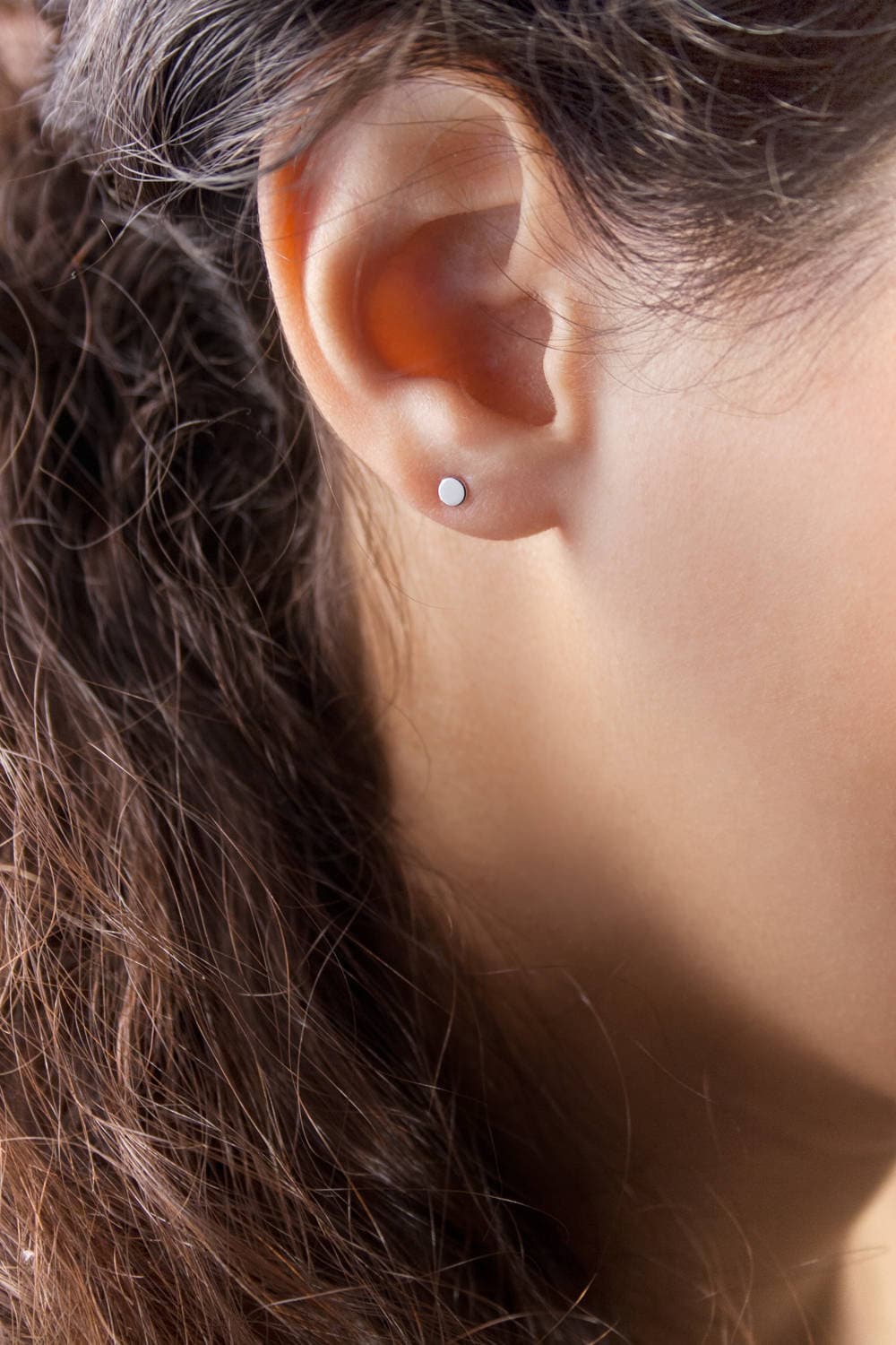 Winzige Kreis Goldohrringe, Solide Goldpunkte, 9K 14K 18K Weißgold, Kleine Ohrstecker, Alltägliche Mini Geschenk Für Die Tochter von TalesInGold