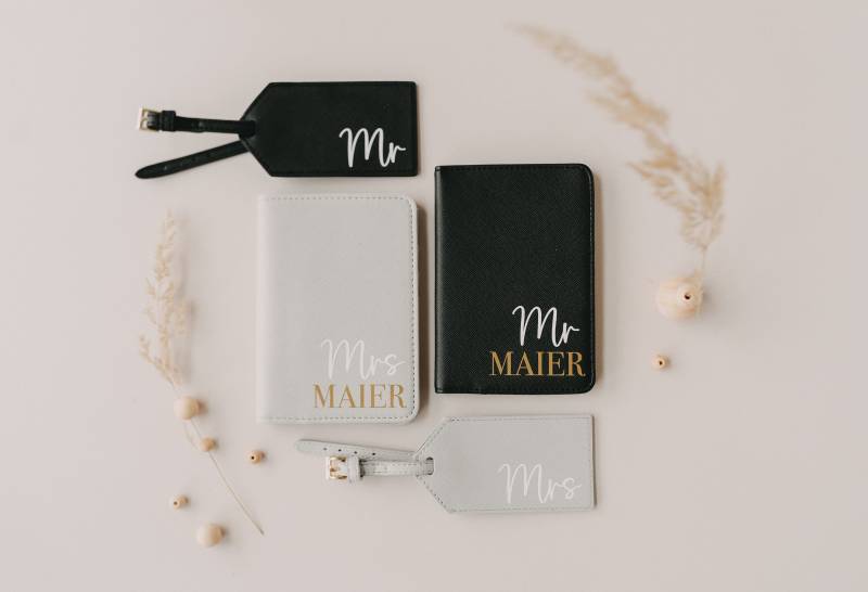 Personalisiertes Set Aus Reisepass-Hülle & Kofferanhänger Als Personalisiertes Geschenk Zur Hochzeit Für Die Flitterwochen von TalesOfMarley